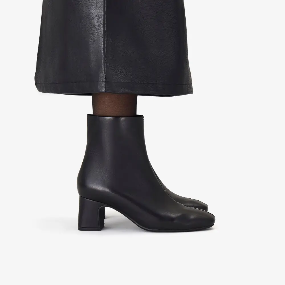 Women’s Fernie Zip Black Leather Ankle Boots online